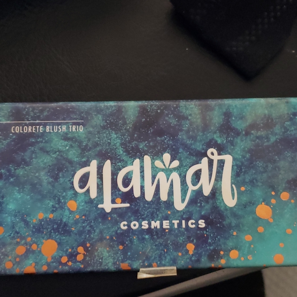 Alamar Cosmetics Colorete Blush Trio (used)